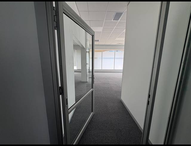 402M² OFFICE TO LET IN CLAREMONT